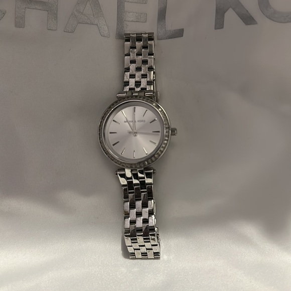 Micheal Kors Watch - Picture 2 of 5